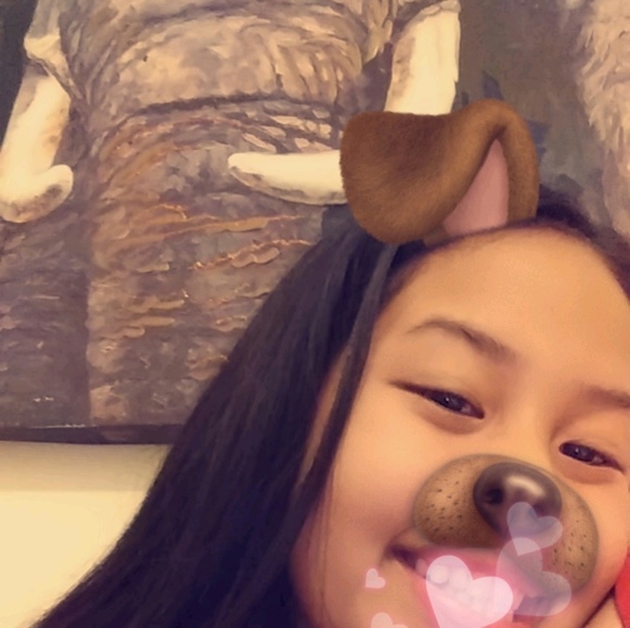 Meet your Posher, Camille - Picture 1 of 1